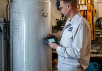 迅达热水器售后电话热线电话教导_空气能热水器注水技巧：无需泵气也能轻松操作