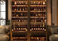 秦皇岛红酒柜定制方案：打造个性化酒柜体验